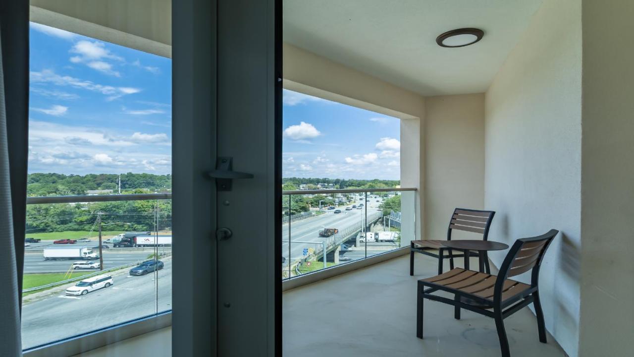 Courtyard By Marriott Atlanta Dunwoody Hotel Exterior photo