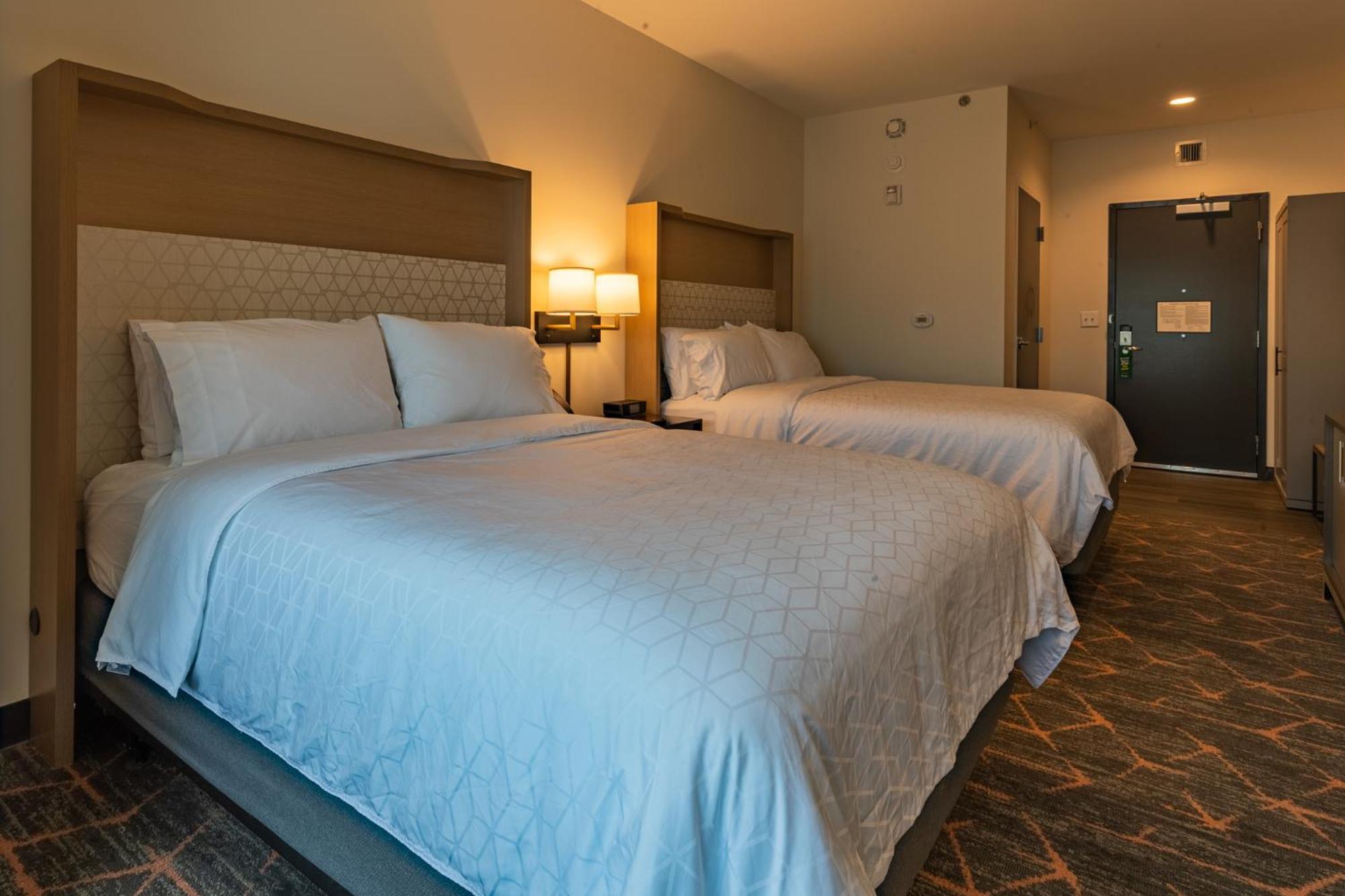 Courtyard By Marriott Atlanta Dunwoody Hotel Exterior photo