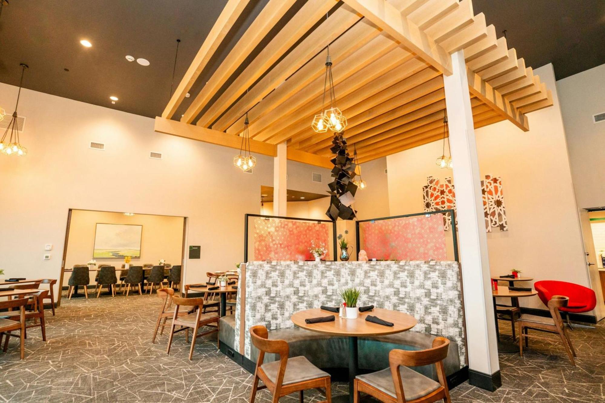Courtyard By Marriott Atlanta Dunwoody Hotel Exterior photo