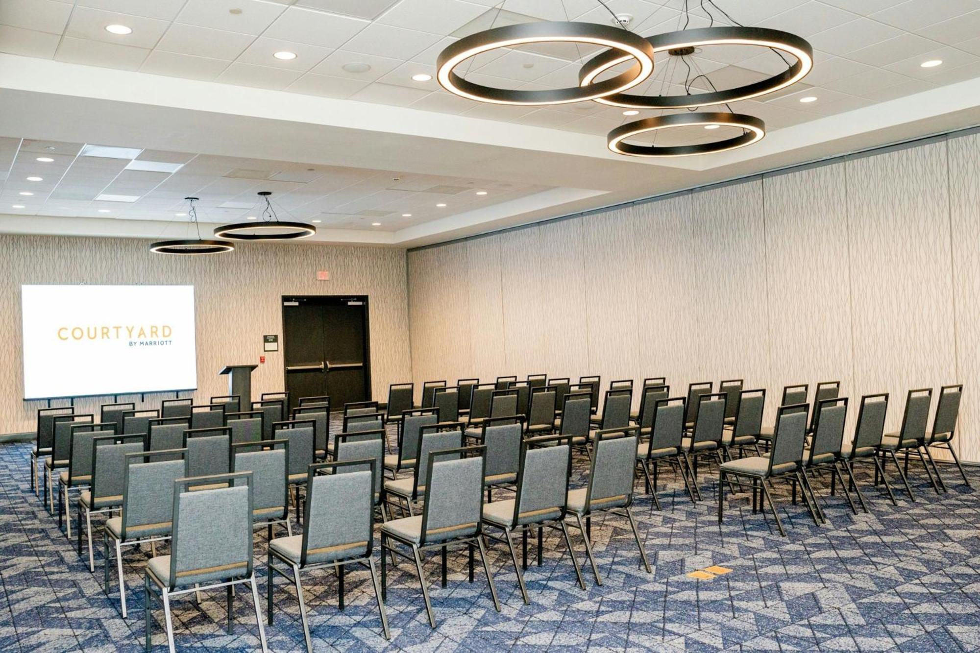 Courtyard By Marriott Atlanta Dunwoody Hotel Exterior photo