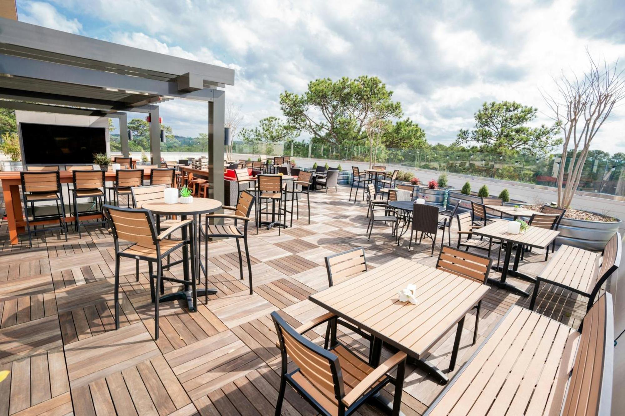 Courtyard By Marriott Atlanta Dunwoody Hotel Exterior photo