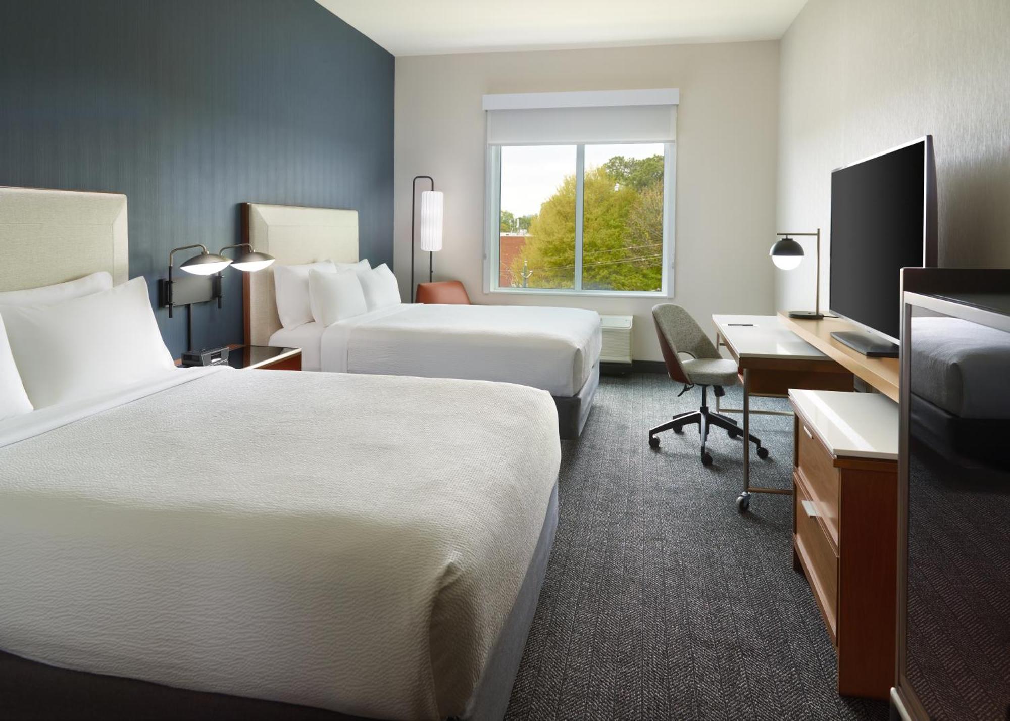 Courtyard By Marriott Atlanta Dunwoody Hotel Exterior photo