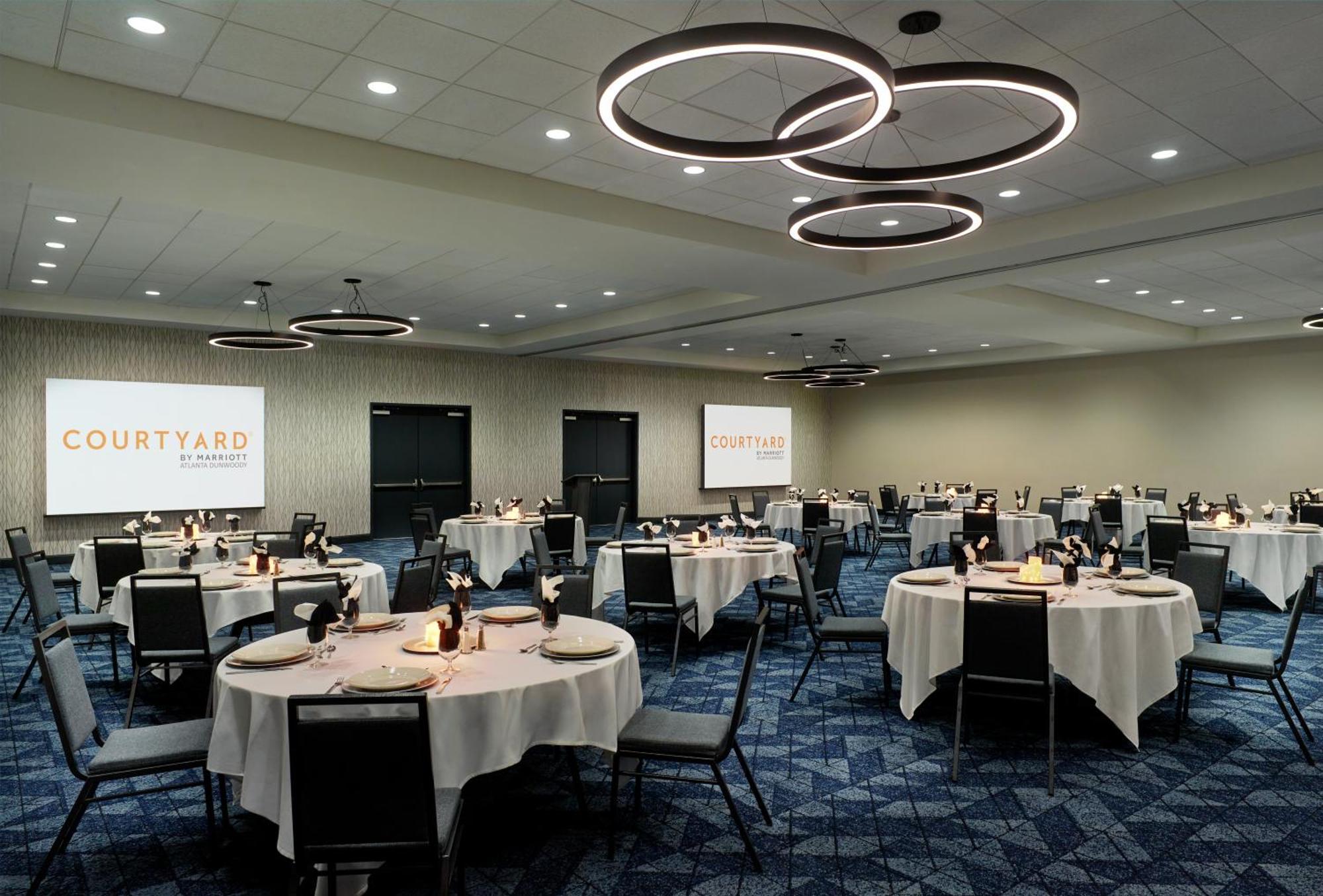 Courtyard By Marriott Atlanta Dunwoody Hotel Exterior photo