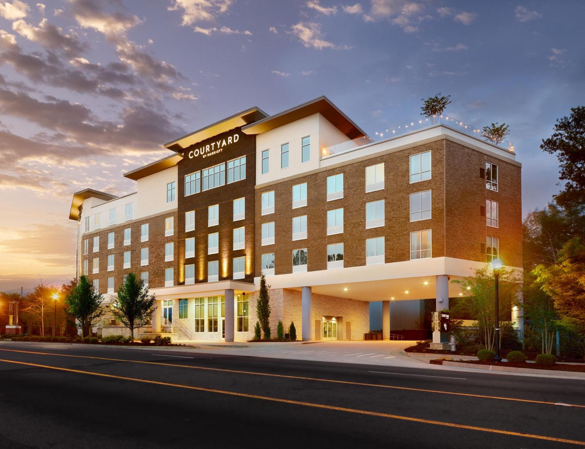 Courtyard By Marriott Atlanta Dunwoody Hotel Exterior photo