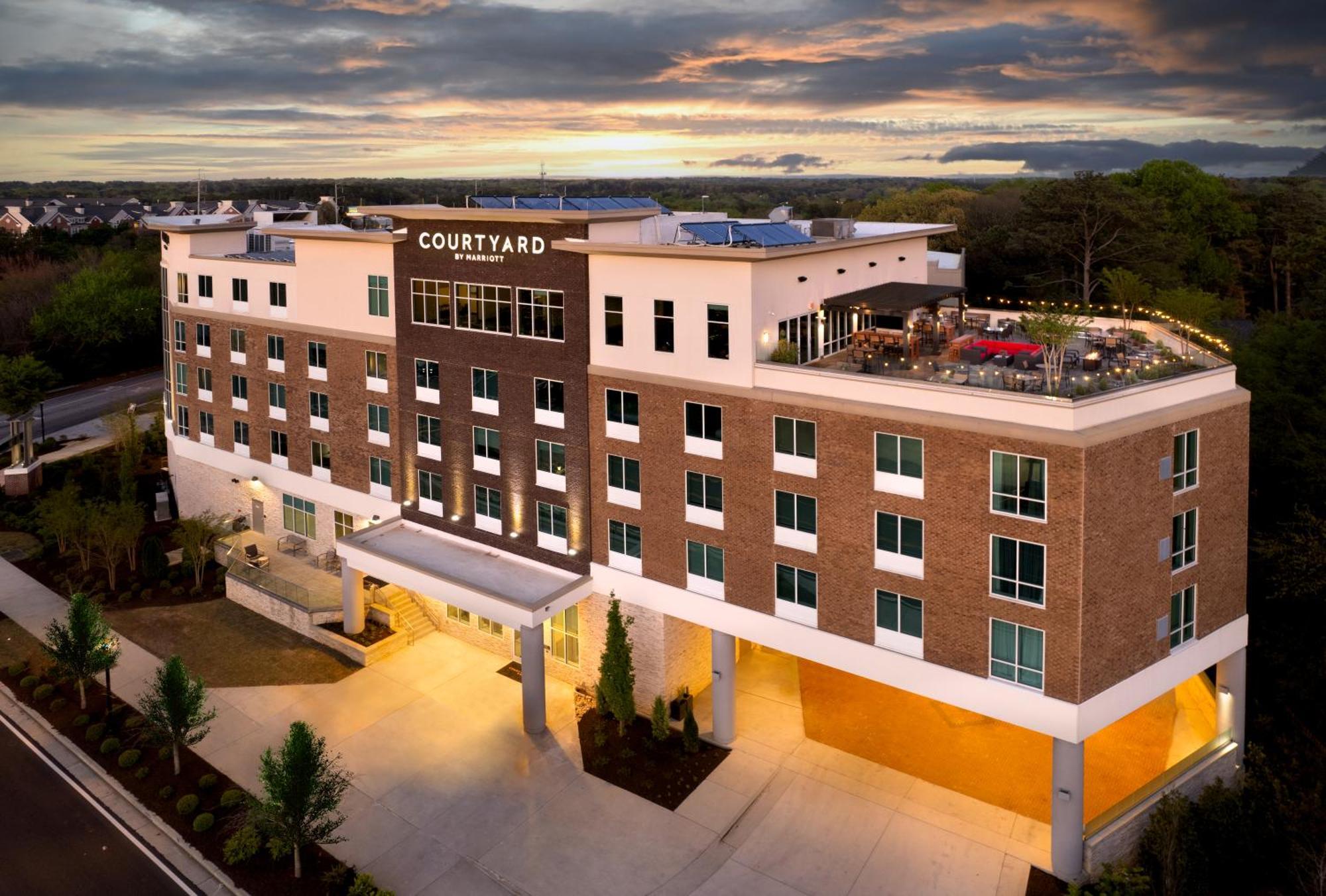 Courtyard By Marriott Atlanta Dunwoody Hotel Exterior photo