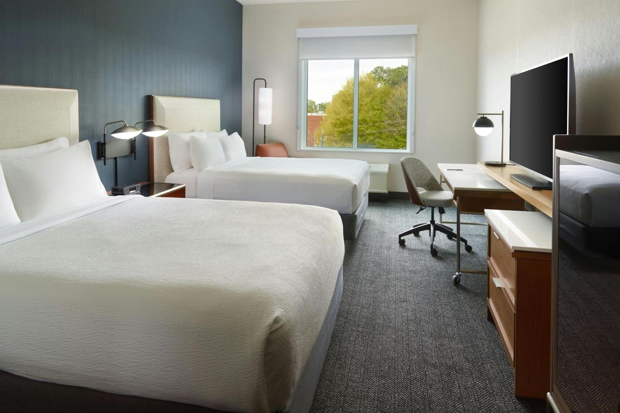Courtyard By Marriott Atlanta Dunwoody Hotel Exterior photo